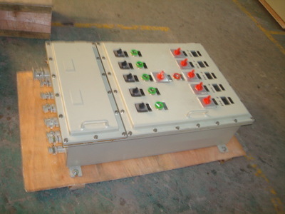 特價(jià)批發(fā)照明動(dòng)力配電箱、配電柜、電氣控制柜及無功補(bǔ)償裝置 瑞安市恒安電氣的專業(yè)優(yōu)勢(shì)